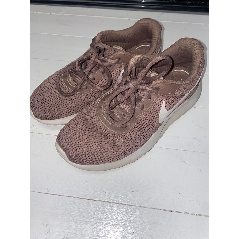 Women's‎ Nike Tanjun Smokey Mauve Size 8.5